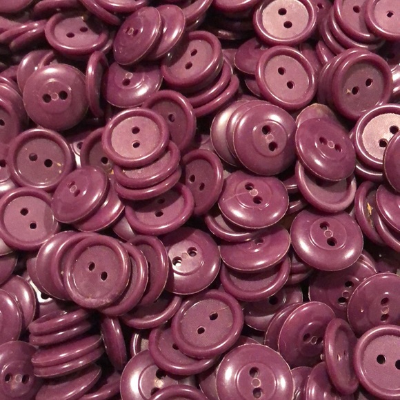 NWOT lot of 2 hole purple buttons - Picture 2 of 11